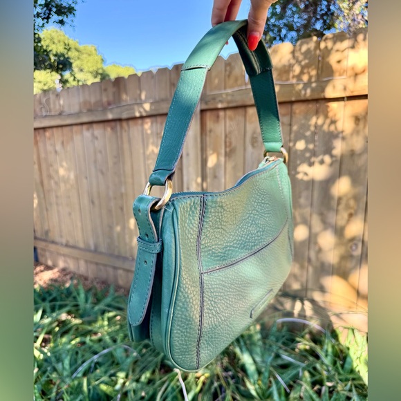 Cole haan green pebbled leather purse - Picture 2 of 2